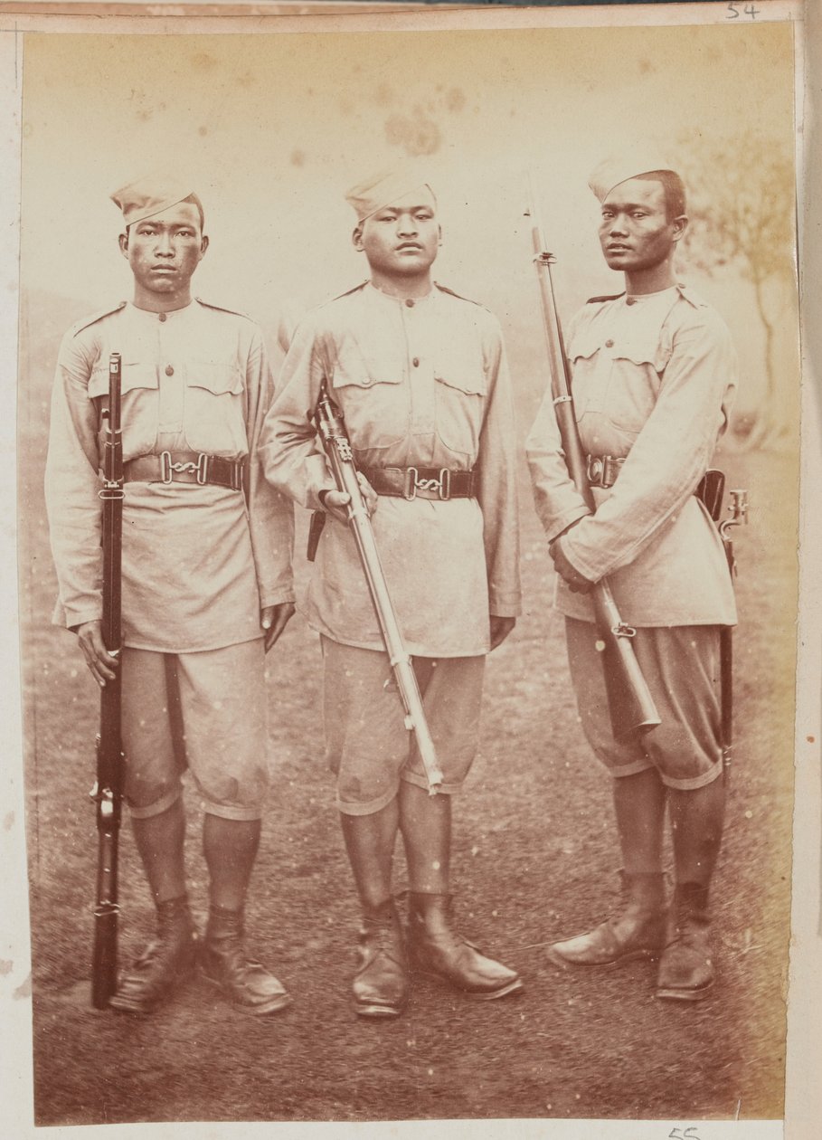 Drie soldaten van het 4e Gurkha (Rifle) Regiment door Unknown photographer
