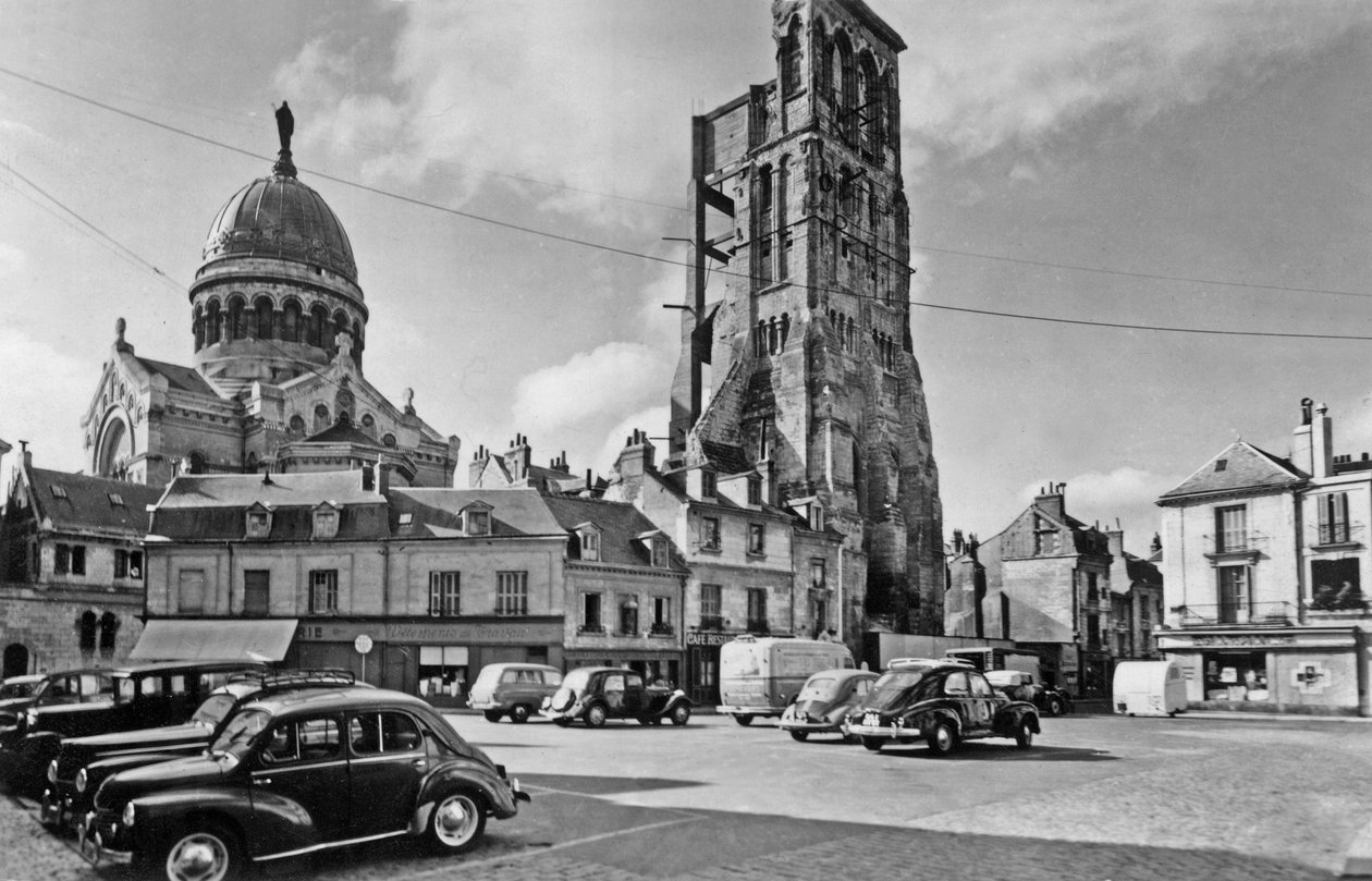 Tours, Frankrijk: basiliek St Martin, ansichtkaart, ca. 1960 door Unknown photographer