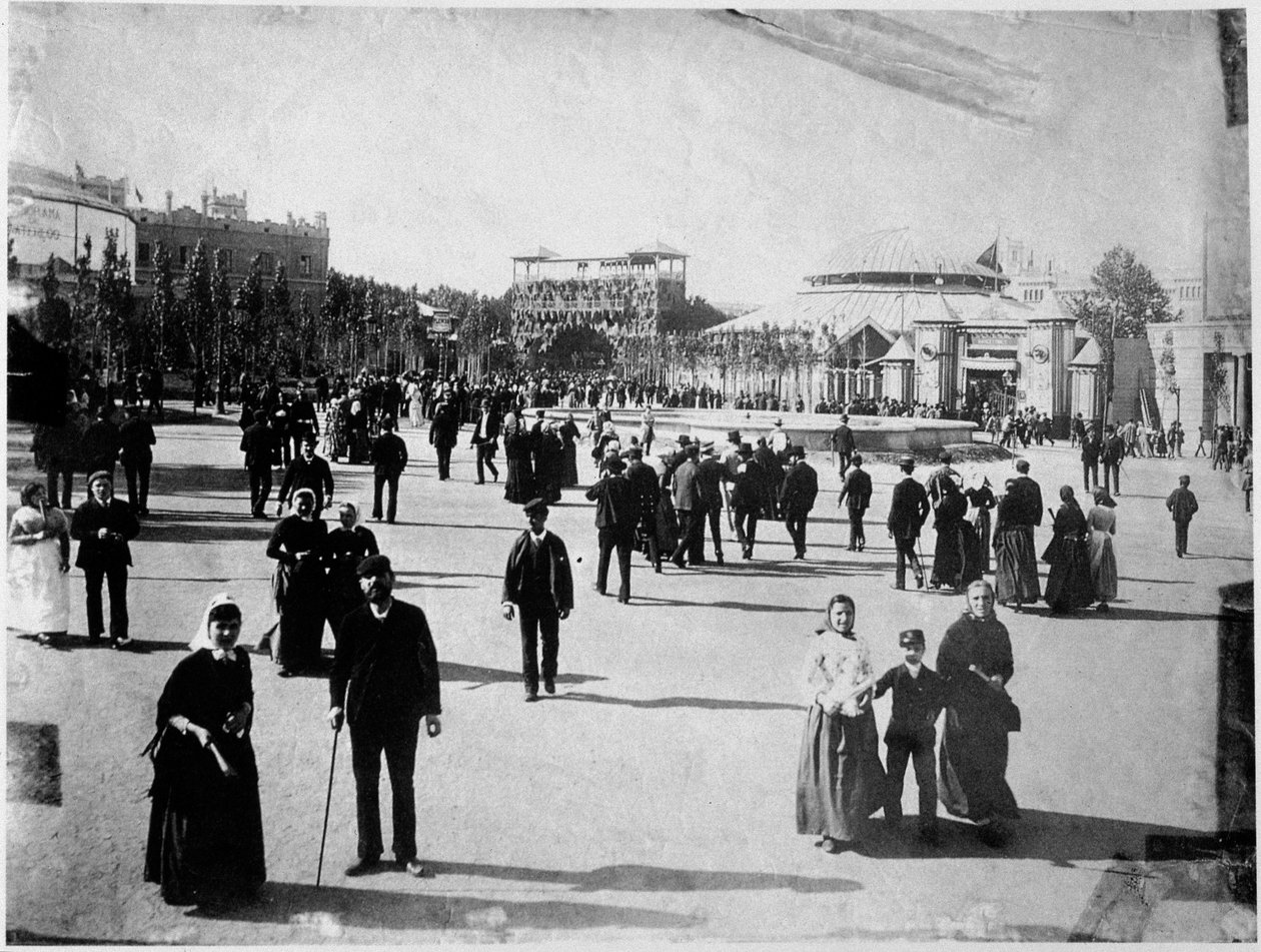 Uitzicht op Plaza Catalunya in Barcelona, eind 19e eeuw door Unknown photographer