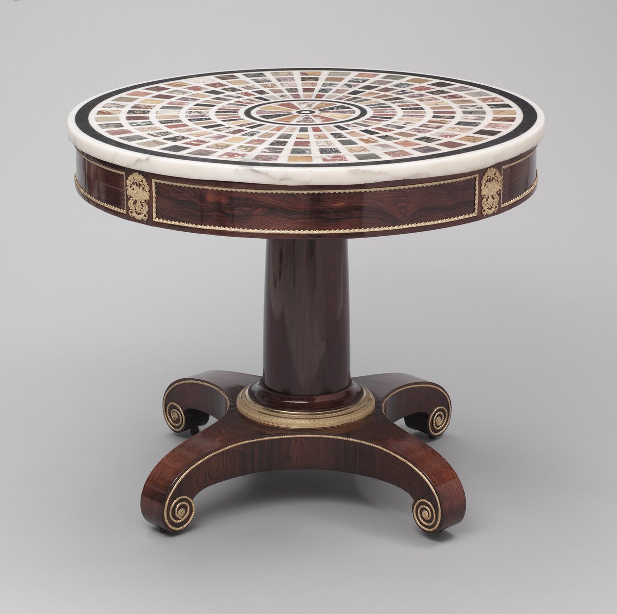 Neoklassieke Tafel met specimen marmeren blad door Voss Voss