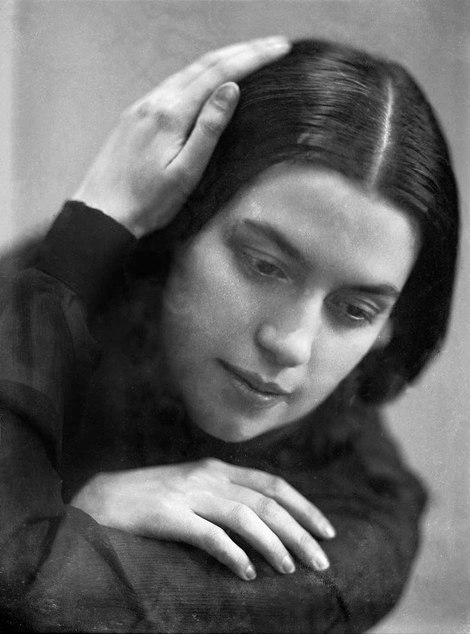 Portret van Anita Pittoni, ca 1940 (z/w foto) door Wanda Wulz