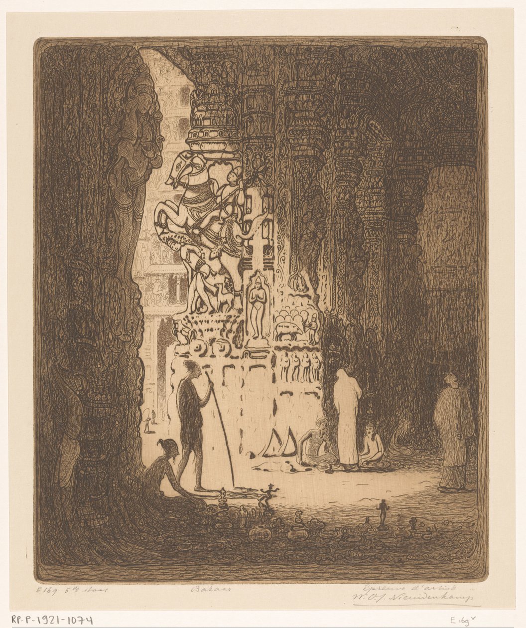 Gebeeldhouwde zuilen in een bazaar in Madurai door Wijnand Otto Jan Nieuwenkamp (signed by artist)