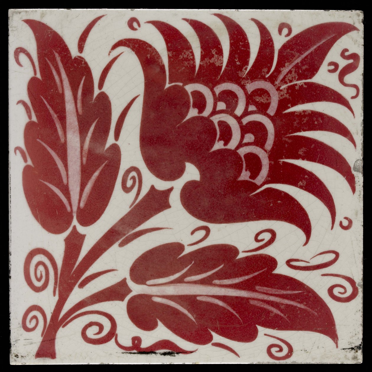 Tegel met gestileerde bloem met twee bladeren en ranken, 1882-88 door William de Morgan