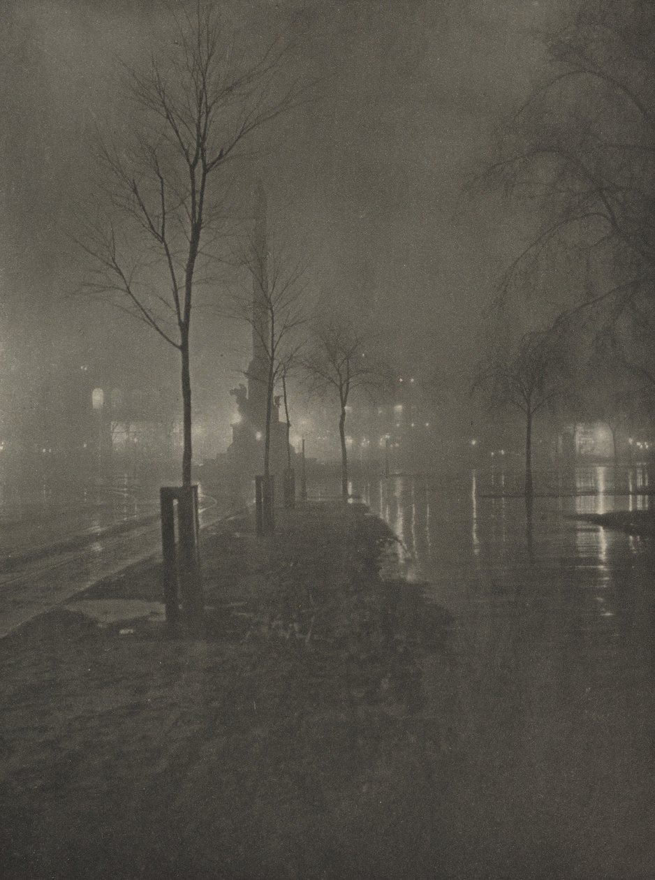 Natte nacht, Columbus Circle, New York, c.1925 (foto) door William A. Fraser