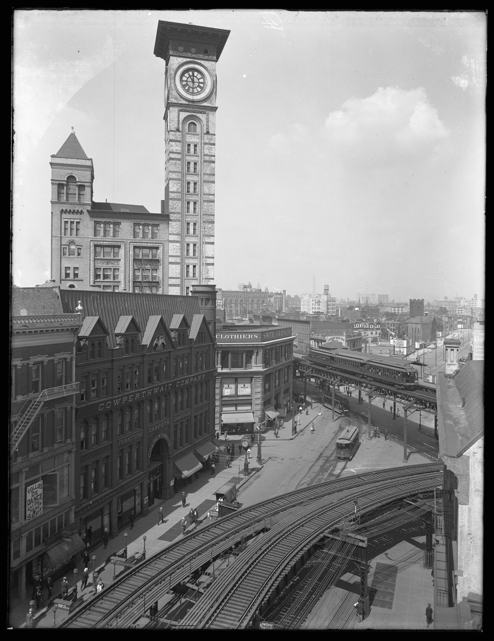Hooggelegen uitzicht op het kruispunt van Flatbush Avenue en Fulton Street, Brooklyn, New York door William Davis Hassler