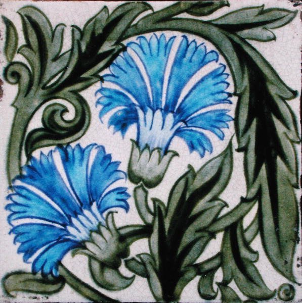 Tegel met bloemmotief door William de Morgan