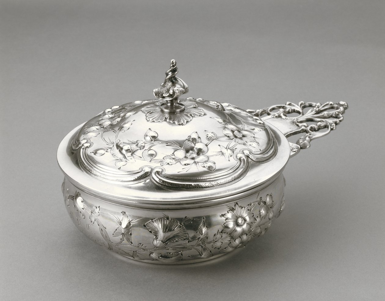 Porringer met deksel door William Forbes