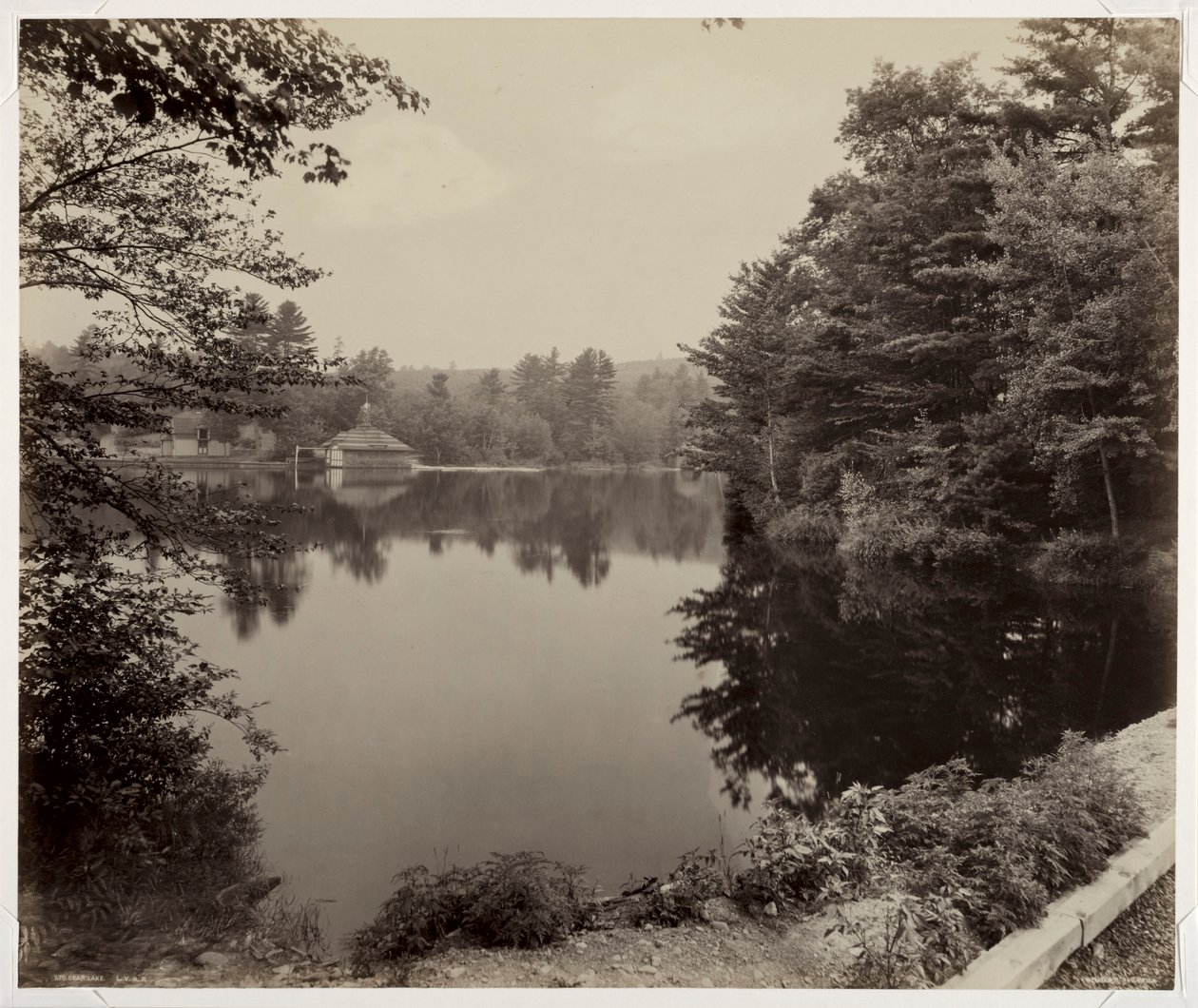 Bear Lake, LVRR, ca. 1898-1899 door William H. Rau
