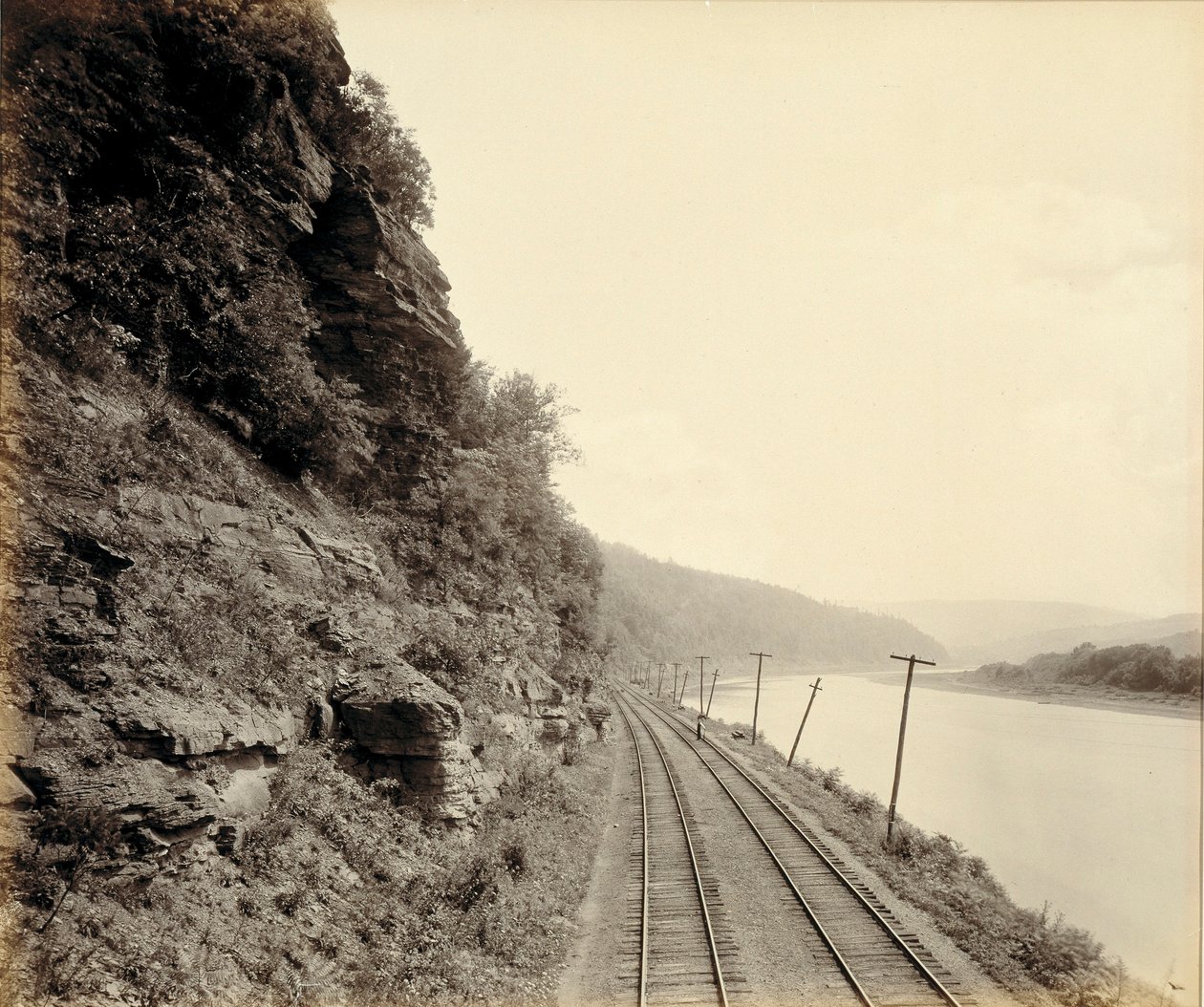 Cathedral Rocks, Susquehanna-rivier bij Meshoppen, voor de Lehigh Valley Railroad door William H. Rau