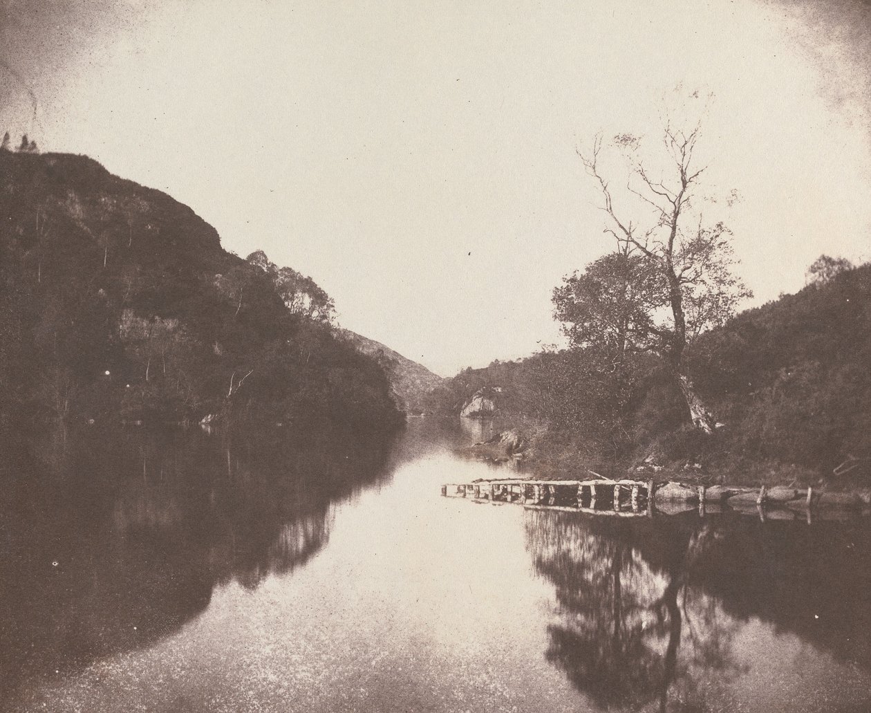 Steiger aan Loch Katrine, tafereel uit „De vrouwe van het meer” door William Henry Fox Talbot