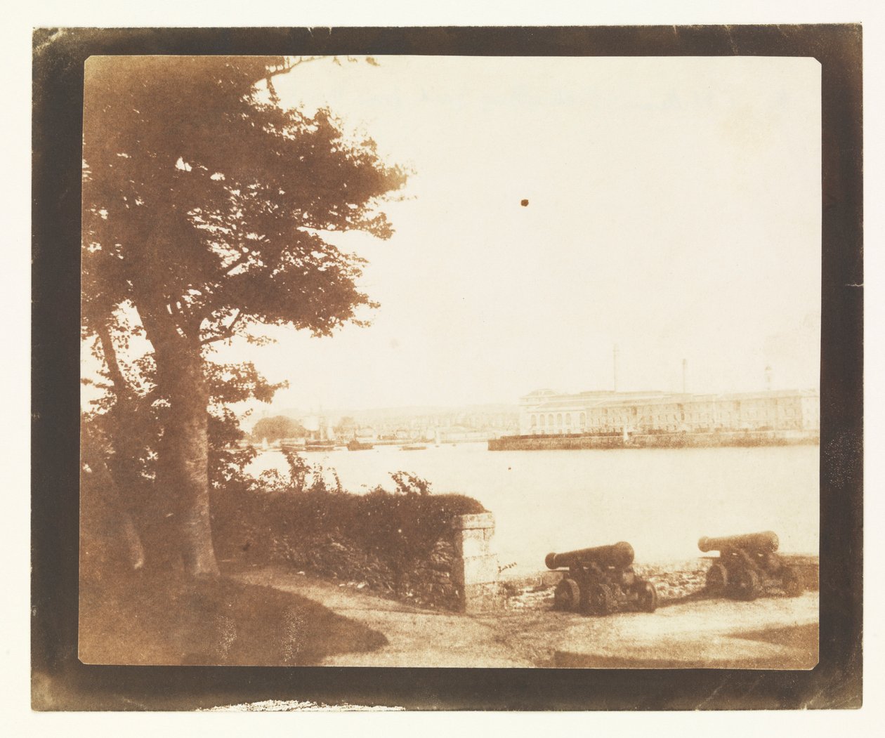 Royal William Victualling Yard, Plymouth, vanaf Mount Edgecumbe door William Henry Fox Talbot