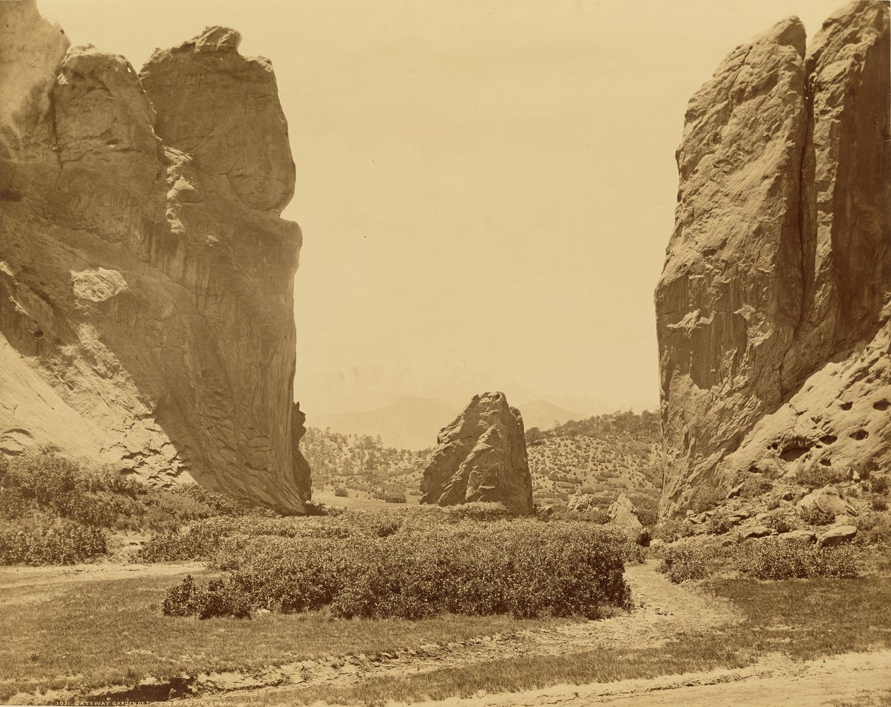 Toegangspoort van Garden of the Gods en Pikes Peak door William Henry Jackson