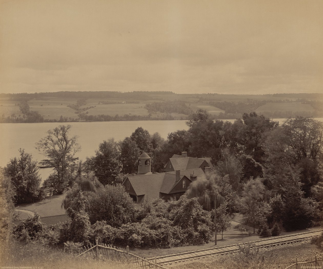Owasco Lake, Casowasco,c. 1895 (foto) door William Herman Rau