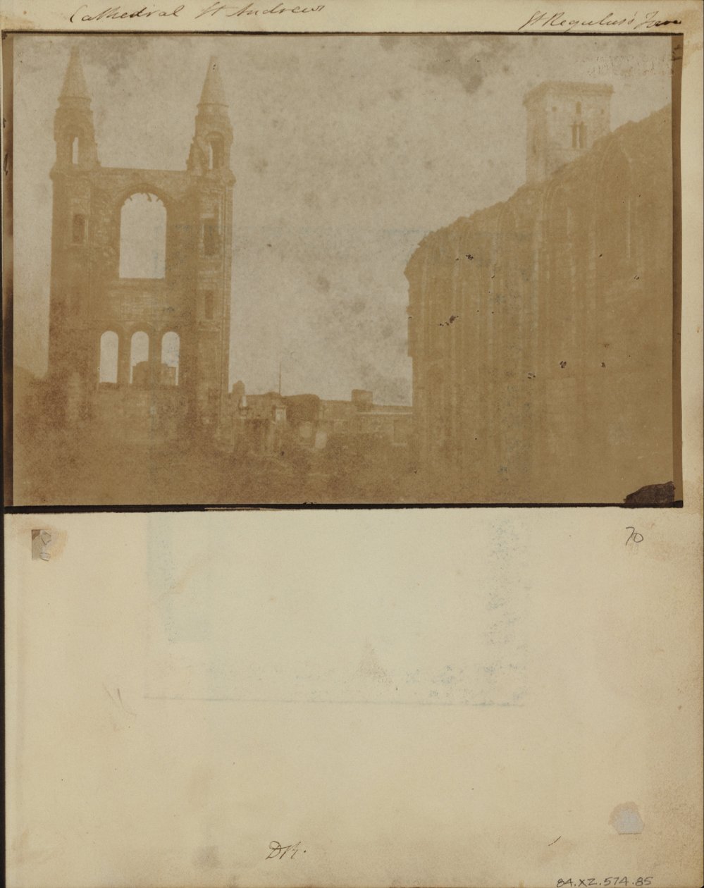 De oostelijke gevel en zuidelijke zijbeuk van de kathedraal van St. Andrews met de St. Regulus-toren, vanuit het noordwesten door William Holland Furlong