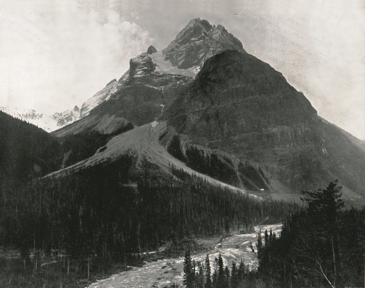 De Rockies: Mount Stephen, Canada, 1895 door William Notman and Son