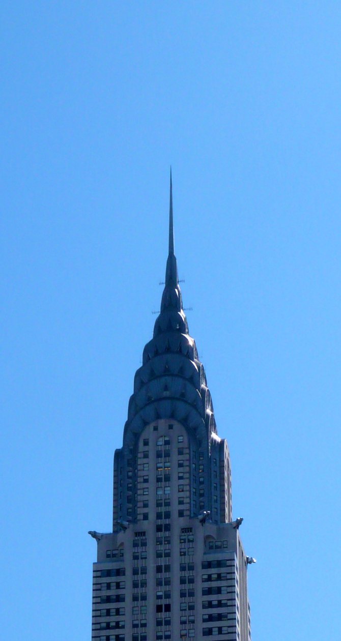 Het Chrysler Building is een wolkenkrabber in art-decostijl in New York City, aan de oostkant van Manhattan. Voltooid in 1930. door William Van Alen