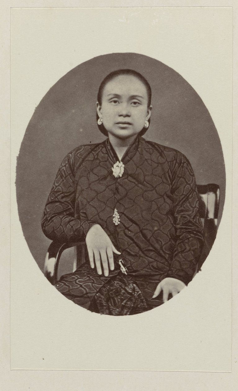 Echtgenote Ratoe van Pakoe Boewono IX, Susuhunan van Surakarta door Woodbury and Page