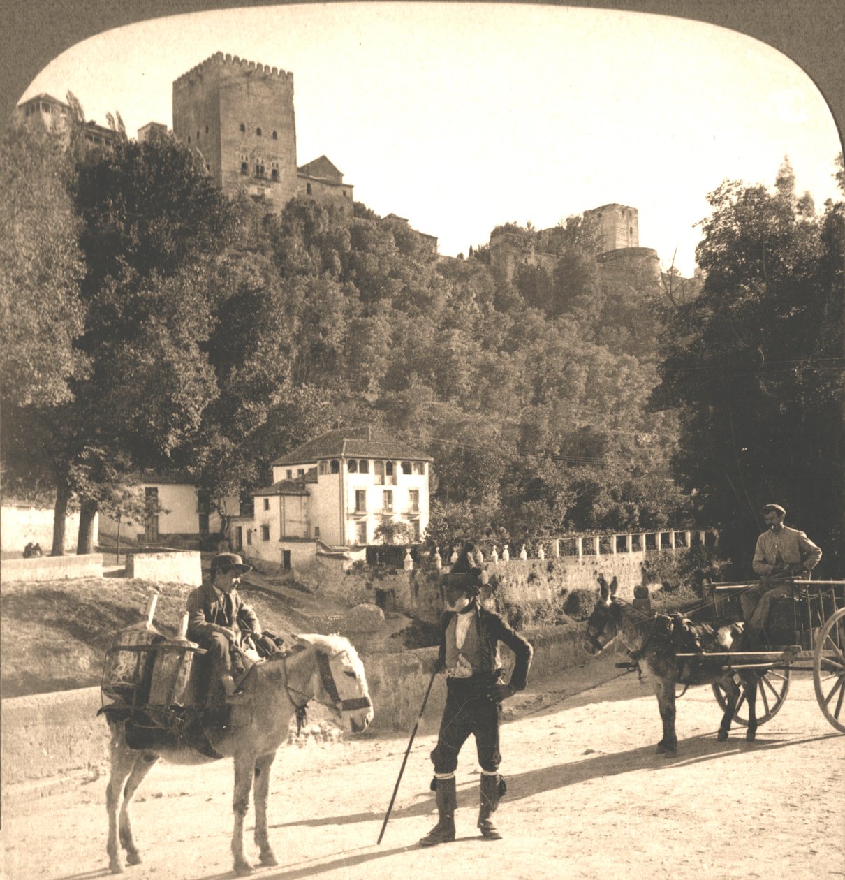 Muren en Torens van het Alhambra, Granada, Spanje, 1896 door Works and Sun Sculpture Studios