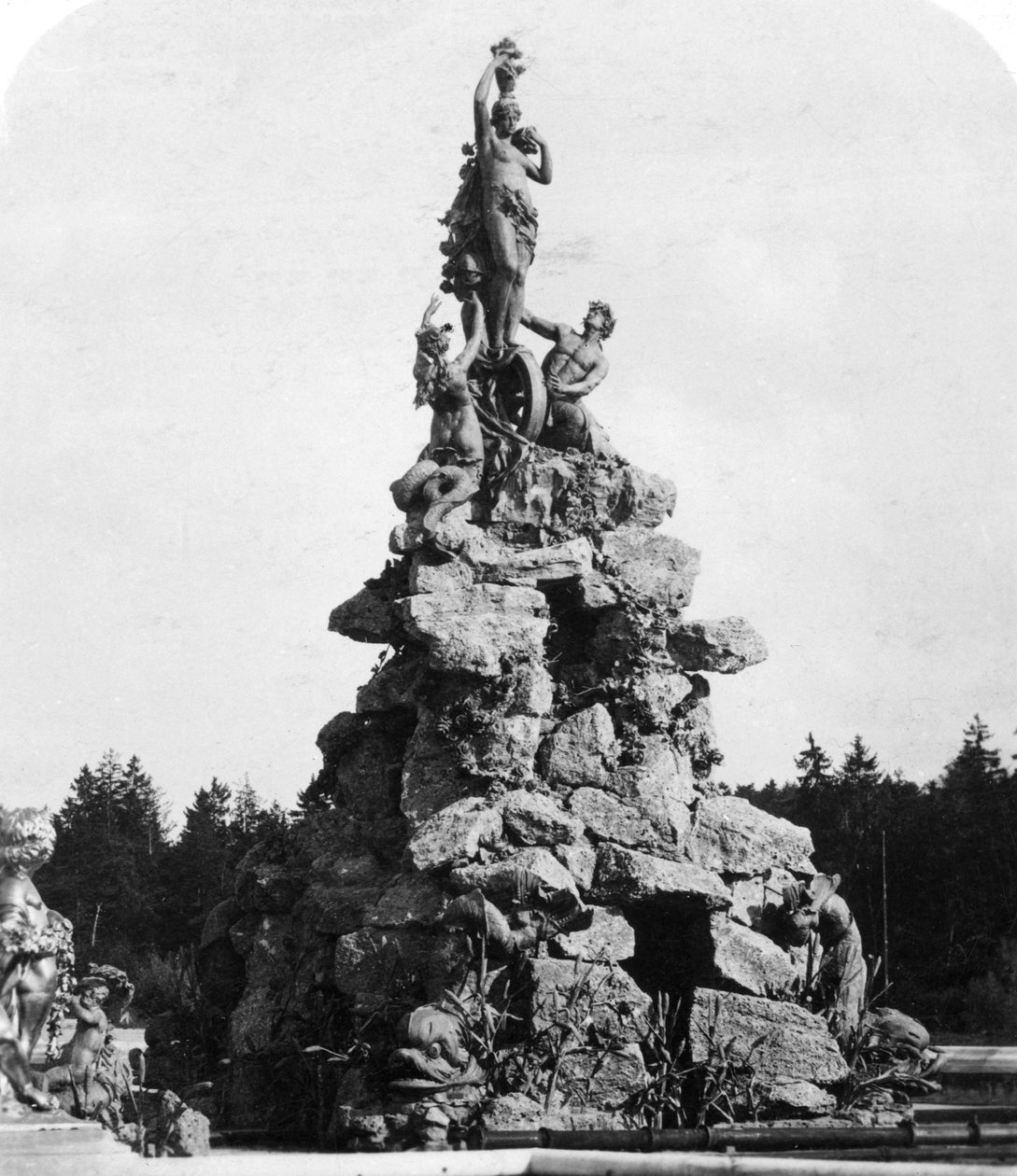 De fontein bij Herrenchiemsee-paleis, Beieren, Duitsland, ca. 1900 door Wurthle and Sons