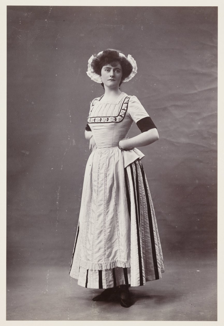 Edwardiaans portret, vrouw in 18e-eeuwse jurk door John Pardon