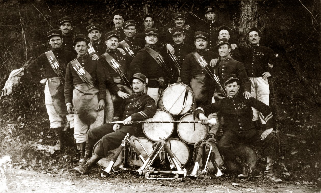 Fanfare van het 122e Franse infanterieregiment tijdens de Eerste Wereldoorlog van 14-18 door . .