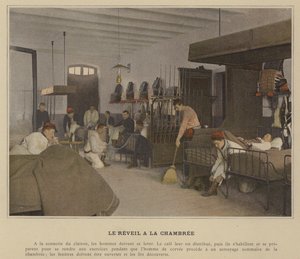 Het ontwaken in de kamer (gekleurde foto)