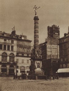 Place du Chatelet, de fontein staat op zijn oorspronkelijke plaats (zwart-wit foto) door (after) French Photographer