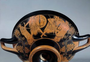 Attische beker met rode figuren die een scène uit de Trojaanse oorlog voorstellen door (attr.to) Douris
