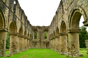 Buildwas Abbey, een middeleeuws cisterciënzerklooster in Shropshire, Engeland.