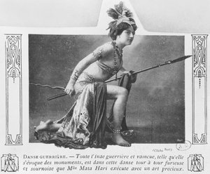 Mata Hari in een oorlogsdans, begin 20e eeuw