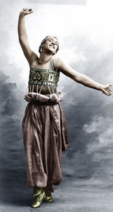Vaslav Nijinsky in kostuum voor Sheherazade