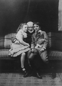 Victor Hugo en zijn kleinkinderen Georges en Jeanne, 1881