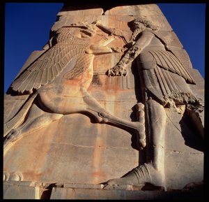Geïdealiseerde held-koning, vermoedelijk Xerxes, steekt een monster neer (detail) door Achaemenid