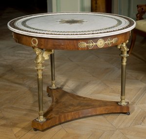 Kunst Frankrijk Gueridon heeft marmeren blad geschilderd rond 1800 - 1804