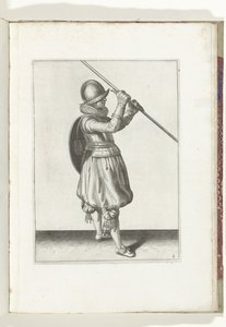 De exercitie met schild en spies: de soldaat met de spies schuin in beide handen en het schild op de rug (nr. 2), 1618 door Adam van Breen