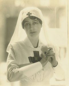 Lady Duff-Gordon als Verpleegster