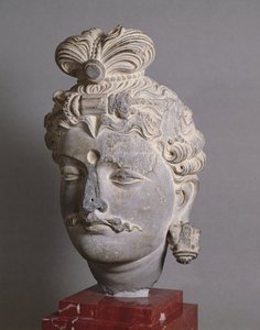 Hoofd van een Bodhisattva, Grieks-boeddhistische stijl, uit Buner, 2e eeuw door Afghan School