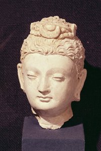 Hoofd van een Boeddha, Grieks-Boeddhistische stijl, uit Hadda