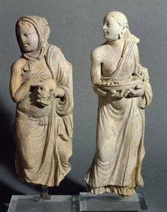 Twee beeldjes van staande monniken, uit Hadda, 1e-4e eeuw