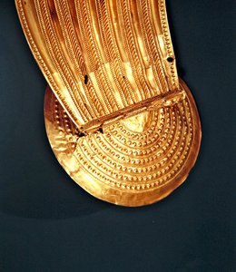Kraag, Ardcrony, County Tipperary, Late Bronstijd, 800-700 v.Chr. (goud) (detail) door Age Bronze