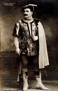 De zanger Enrico Caruso in de opera Il trovatore door Giuseppe Verdi (zw/w foto)