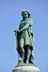 Kolossaal standbeeld van Vercingetorix, Gallische leider door Aime Millet