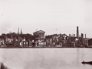 Ruïnes aan de noordelijke oever van het kanaal, Richmond, 1865 door Alexander Gardner