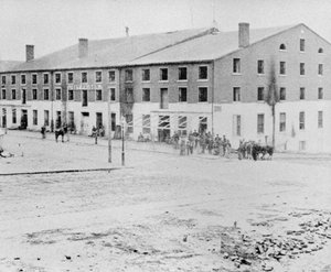 De Zuidelijke Libby-gevangenis voor krijgsgevangenen in Richmond, Virginia door Alexander Gardner