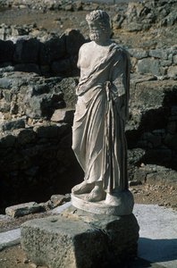 Spanje, Catalonië, La Escala, Grieks Ampurias, Beeld van Asclepius door Nicolas Toussaint Charlet