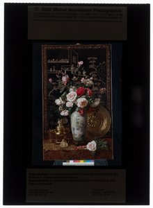 Rozenboeket in Chinese rouleau vaas