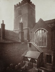 St. Bartholomews: Het groene kerkhof op de plaats van het oude zuidelijke transept