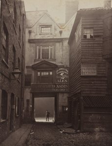 The Oxford Arms, Warwick Lane door Alfred H. and John Bool