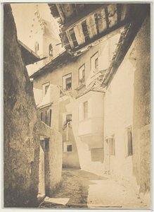 Een straat in Sterzing, Tirol, 1890 door Alfred Stieglitz