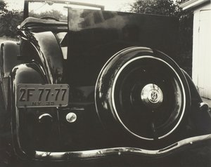 Auto 2F-77-77, 1935 door Alfred Stieglitz